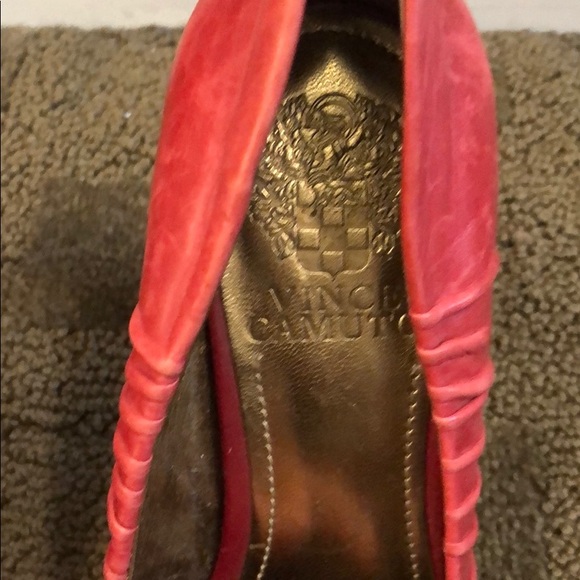 Red Vince camuto heels - Picture 2 of 3